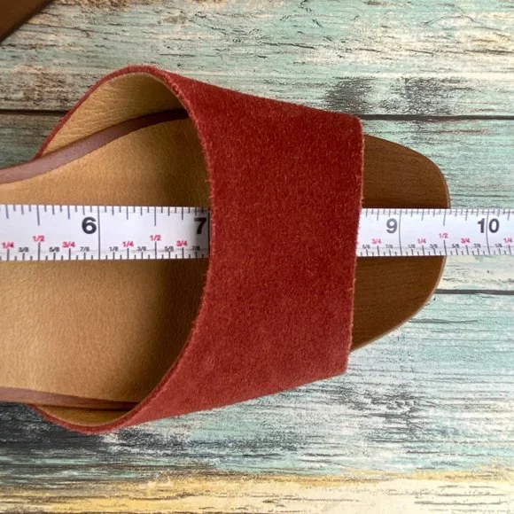 Lucky Brand Zashti Wedge Sandals Size 7.5M Currant Red Suede Womens - Picture 9 of 12